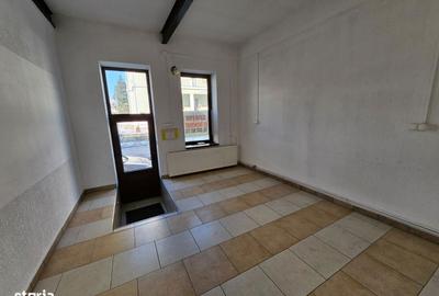 Spațiu comercial, de 55 mp, în Central - 3