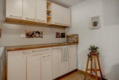 Casa interbelica cu farmec, in apropiere de Mall Vitan Casa interbelica cu farmec, in apropiere de Mall Vitan - 34