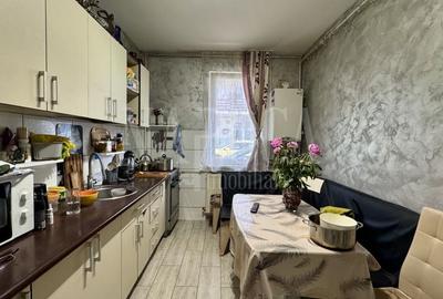 Apartament cu 3 camere decomandat în Florești