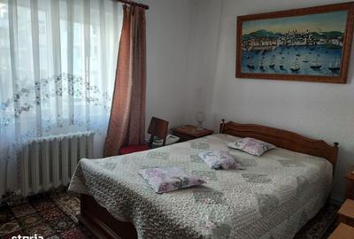 Apartament cu 3 camere decomandat în George Enescu
