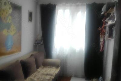 Apartament cu 3 camere semidecomandat în Central - 3