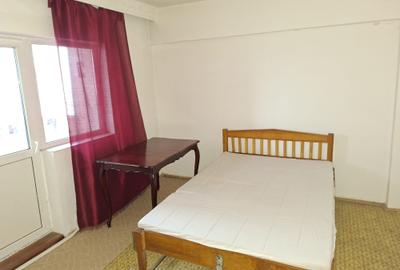 Apartament cu 2 camere decomandat, mobilat în Nicolina