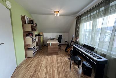 Duplex cu 5 camere cu Canalizare în Florești - 10