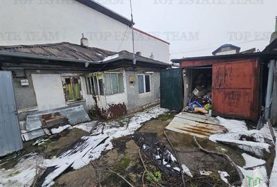 Teren intravilan+casa demolabila, dubla deschidere, 200 mp, toate utilitatile, P - 1