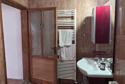 Casă cu 5 camere cu Teren 920 Mp în Central - 4