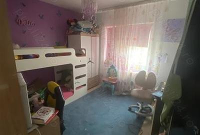 3 camere decomandat, 2 bai, GARAJ sub bloc si boxa -CENTRALA PROPRIE 3 camere decomandat, 2 bai, GARAJ sub bloc si boxa -CENTRALA PROPRIE - 3