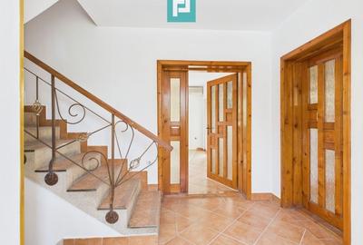 Vilă cu 5 camere pentru investiții în Dumbrăvița - 4