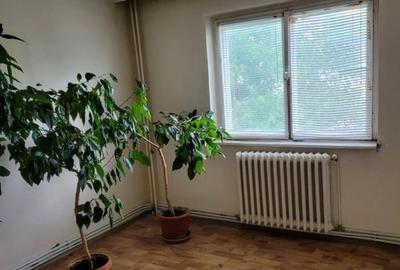 Apartament 3 camere decomandat, zona Buzaului, etaj 3. - 3