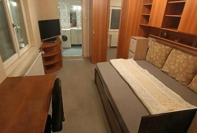 Garsonieră decomandată în Girocului