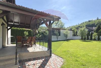 Casă individuală cu 4 camere cu Teren 742 Mp în Noua - 15