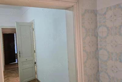 Vand casa ultrac Zona mag Crisul, SC 200 mp, teren 242mp,front stradal mare ,intrare auto, inc oras - 3