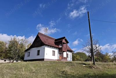 Casă cu 3 camere cu Teren 1000 Mp în Teiu