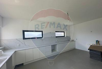 Lapusel - CASA finisata cu 700 mp teren - 8
