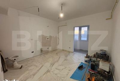 Apartament cu 3 camere semidecomandat în Holboca