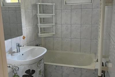 Privat, vand apartament 3 camere, str. Neptun, et. 2 4 Privat, vand apartament 3 camere, str. Neptun, et. 2 4 - 6