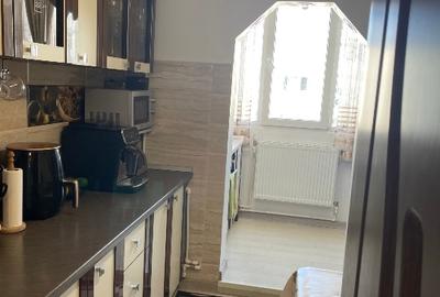Apartament cu 3 camere semidecomandat în Rahova - 5