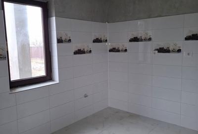 Casă cu 4 camere în Central - 2