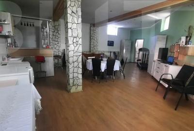 Casă cu 5 camere în Central - 2