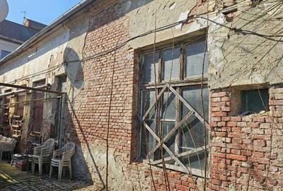 Spațiu comercial, de 339 mp, în Central - 4