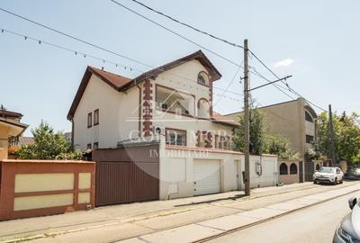Casă individuală cu 6 camere în 1 Mai
