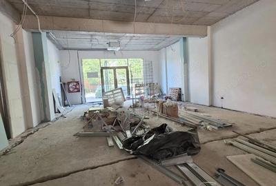 Spațiu comercial, de 160 mp, în Central - 4