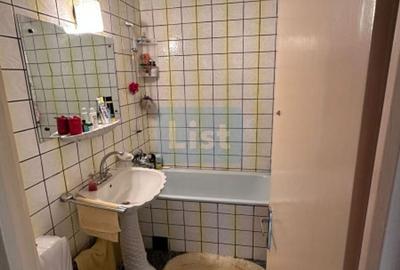 Apartament cu 3 camere semidecomandat în Micro I - 3