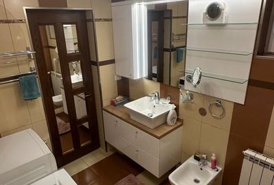 Apartament cu 3 camere decomandat în George Enescu