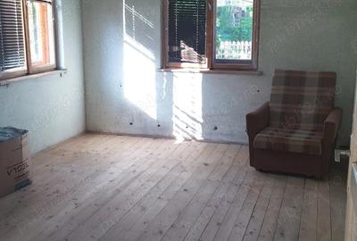 Casă cu 5 camere în Almașu Sec