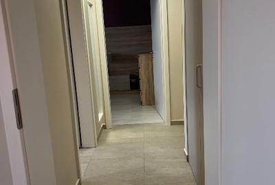 Apartament cu 2 camere decomandat, mobilat în Tractorul - 3