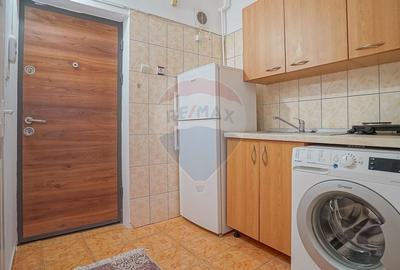 Garsonieră decomandată în Noua - 7