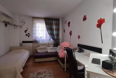 Casă cu 7 camere cu Teren 300 Mp în Mihai Bravu - 9