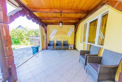 Casa cu 7 camere de vanzare la drumul principal cu 2 in... - 9