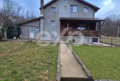 Casă cu 4 camere cu Teren 553 Mp în Hințești - 2