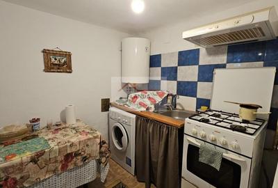 Casa Rahova zona Pucheni, str Garoafei - 18