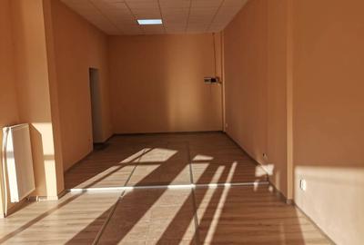 Spațiu comercial, de 260 mp, în Roman - 2