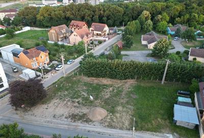 Teren de 685 mp, în Sânmartin - 2