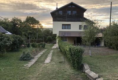 Casă cu Teren 2800 Mp în Central - 4