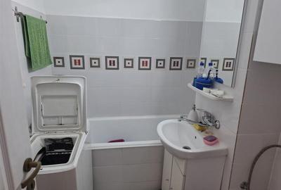 Apartament cu 2 camere decomandat în Tractorul - 7