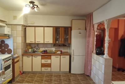 Apartament cu 4 camere decomandat, mobilat în Mărgeanului - 1