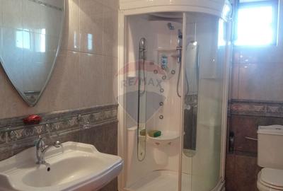 Casă individuală cu 8 camere cu Canalizare în Central - 14