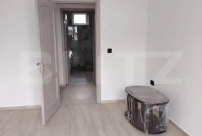 Casă cu 7 camere cu Teren 1388 Mp în Central