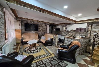 Casă individuală cu 9 camere cu Teren 392 Mp în Vest - 2