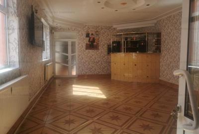 Casă cu 5 camere cu Canalizare în Central - 6