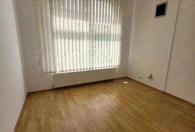 Proprietar inchiriez birou 50 mp - 2