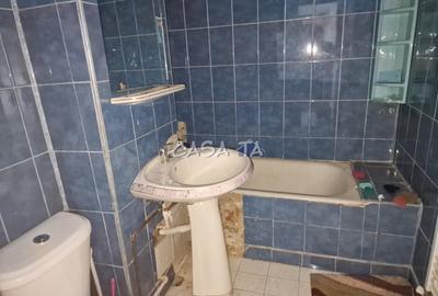 Apartament 3 camere, situat in Targu Jiu, Str. 23 August - 14