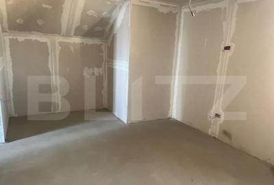 Casă cu 4 camere cu Teren 400 Mp în Central