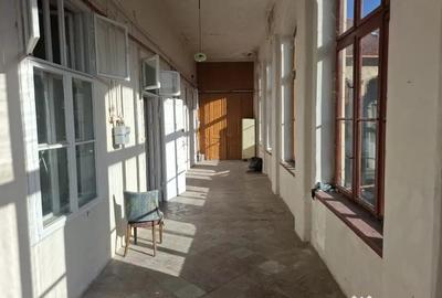 Apartament cu 3 camere semidecomandat în Central - 9