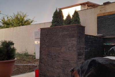 Casă cu 4 camere cu Teren 300 Mp în Central - 1