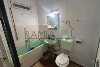 Apartament cu 2 camere decomandat în Tractorul - 8