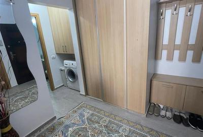 Apartament cu 2 camere decomandat în Poarta 6 - 7